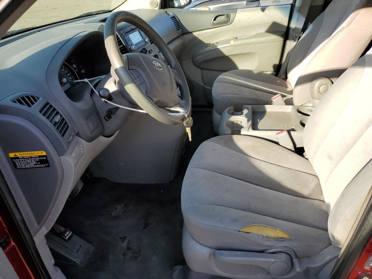 2009 Kia Sedona - Image 7