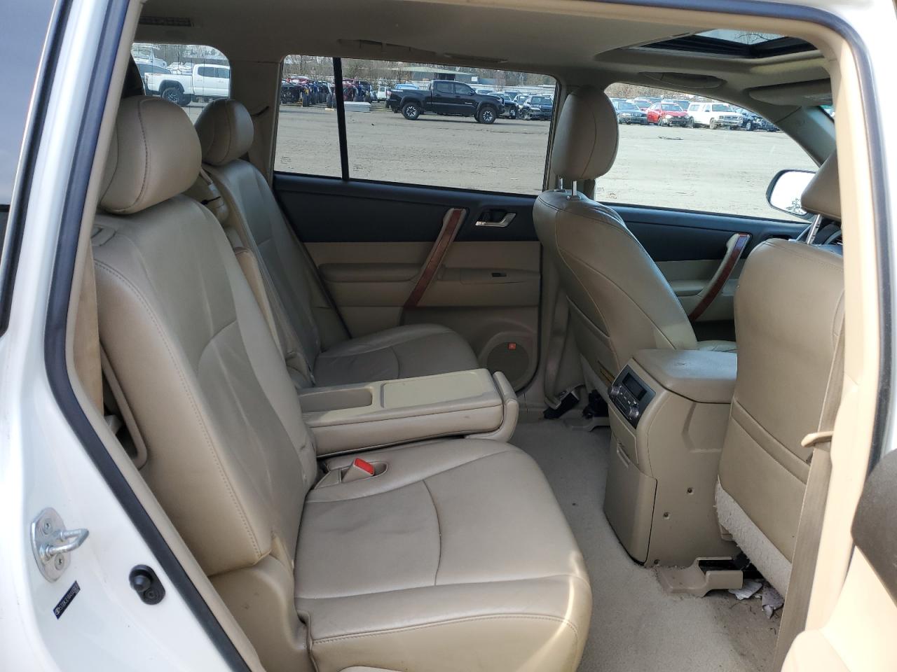 2010 Toyota Highlander - Image 10