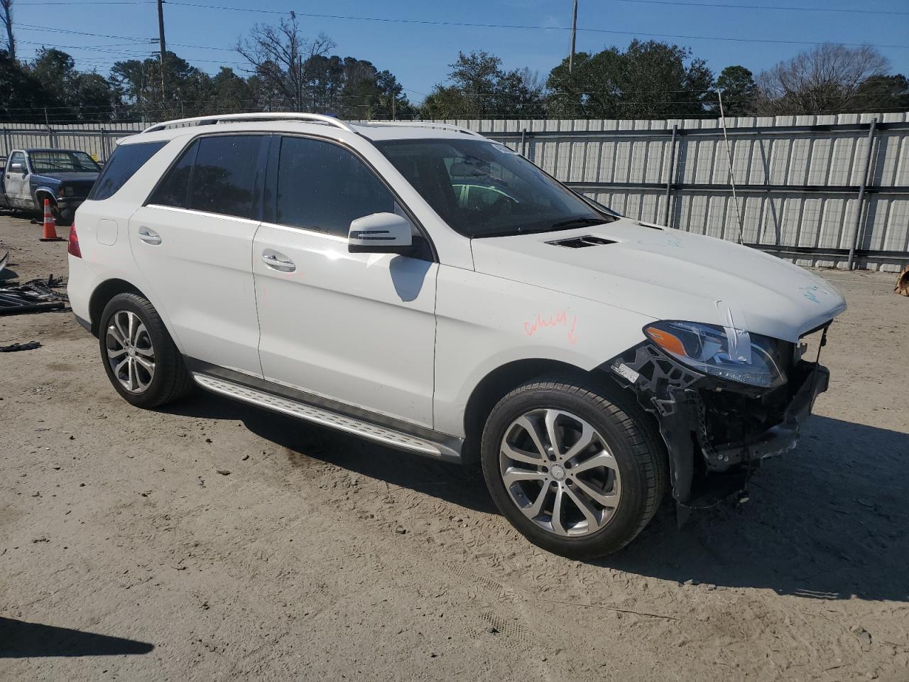 2016 Mercedes-Benz GLE - Image 4