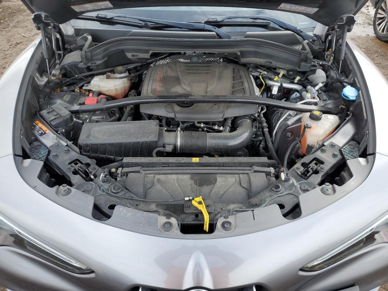 2018 Alfa Romeo Stelvio - Image 12