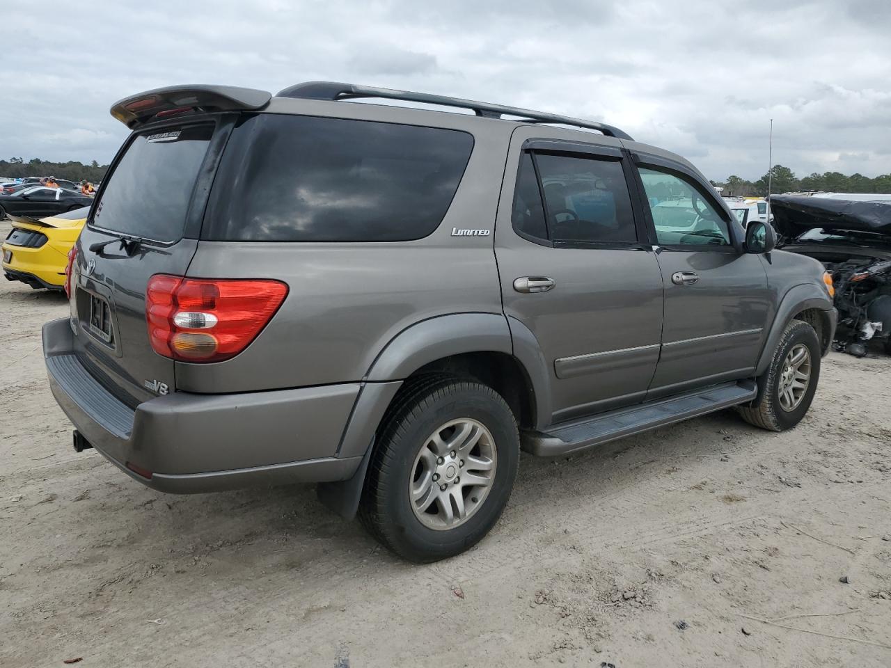 2004 Toyota Sequoia - Image 3
