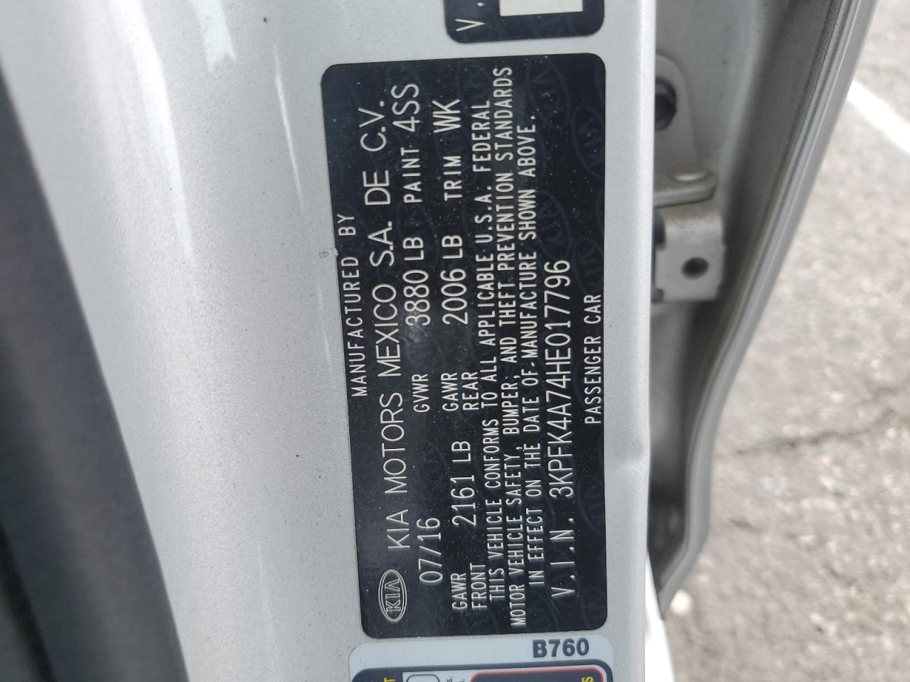 2017 Kia Forte - Image 13