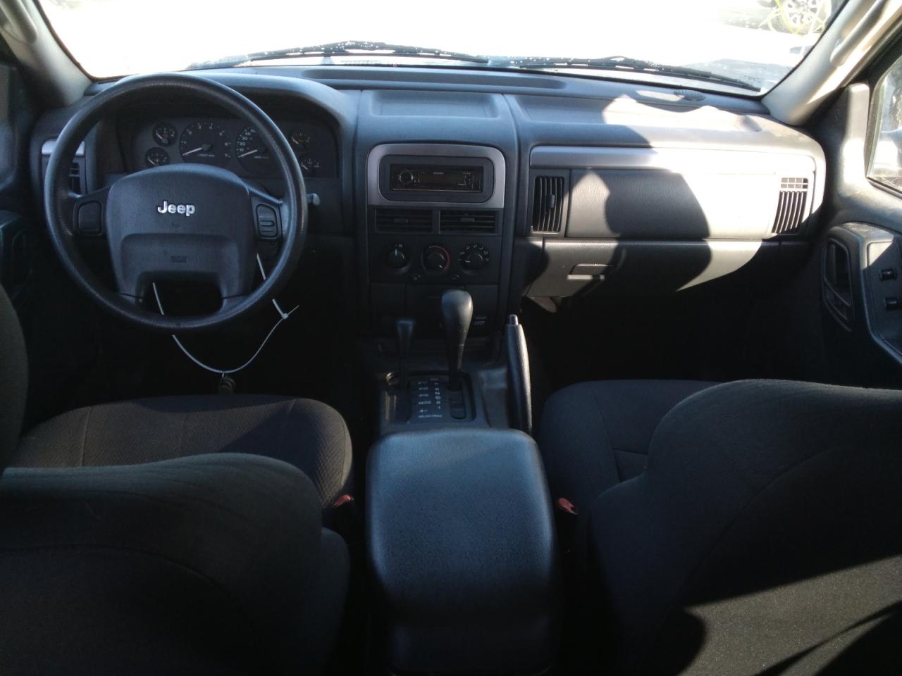 2002 Jeep Grand Cherokee - Image 8