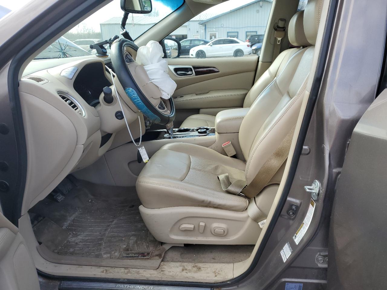 2014 Nissan Pathfinder - Image 7