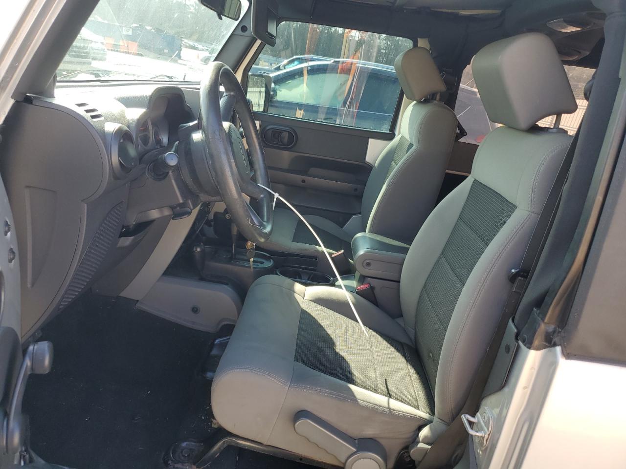 2010 Jeep Wrangler - Image 7