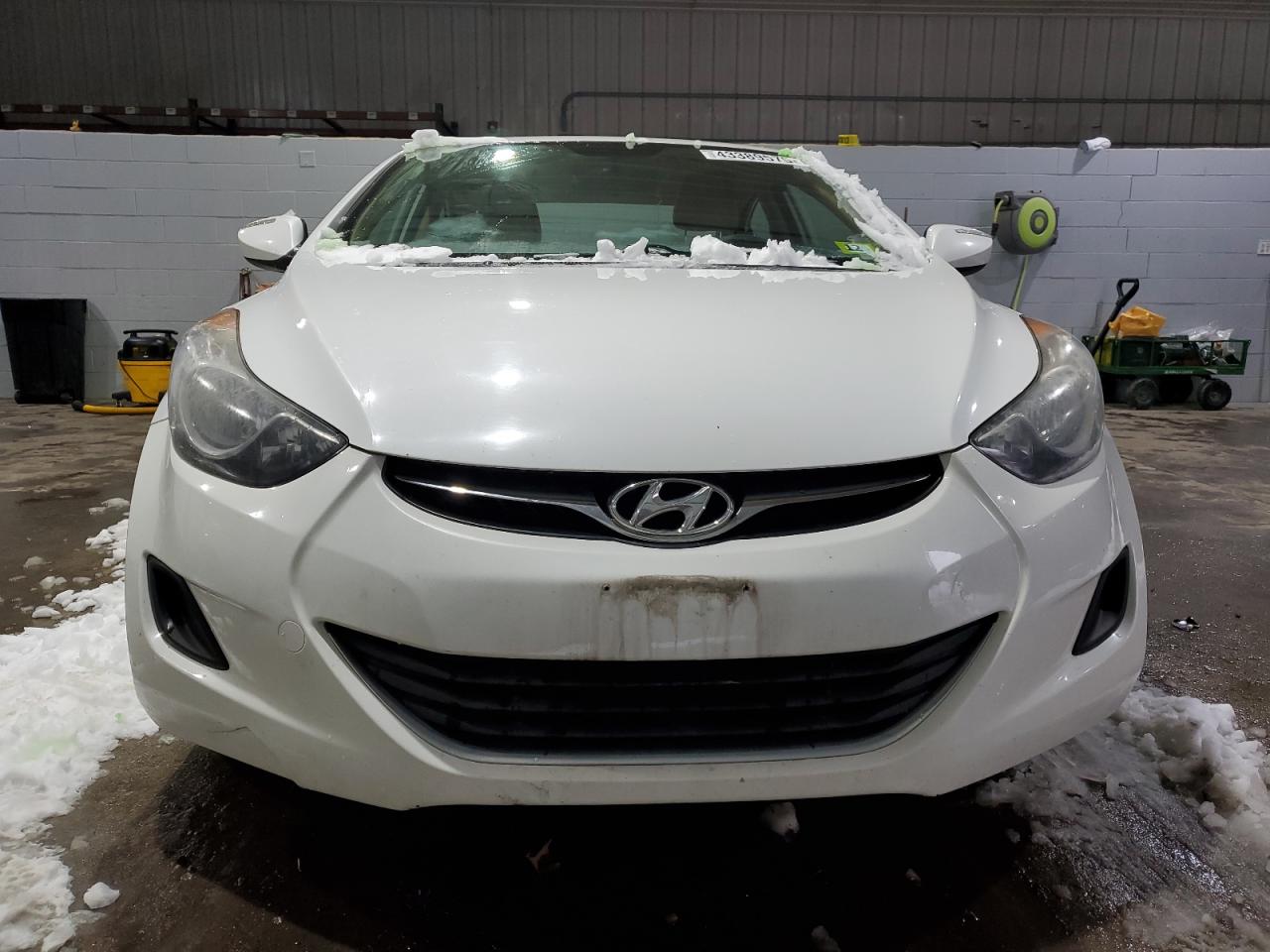 2013 Hyundai Elantra - Image 5