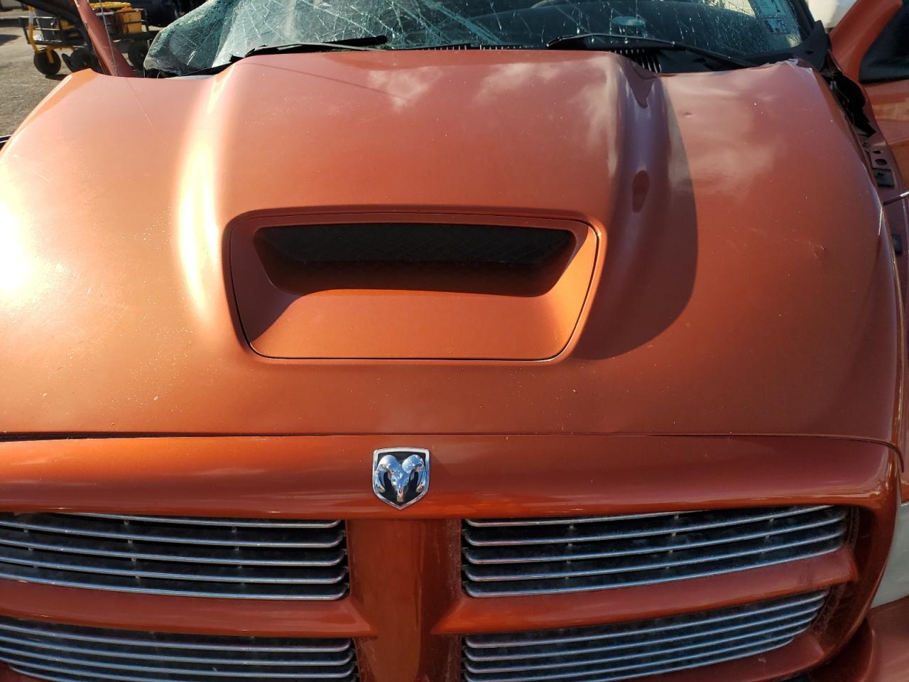 2005 Dodge RAM - Image 11