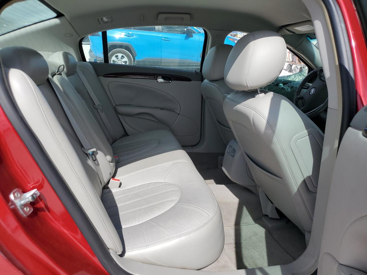 2011 Buick Lucerne - Image 10