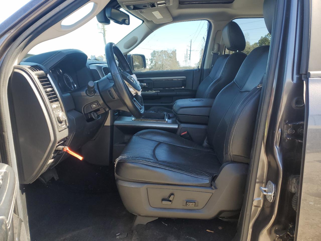 2014 RAM 1500 - Image 7