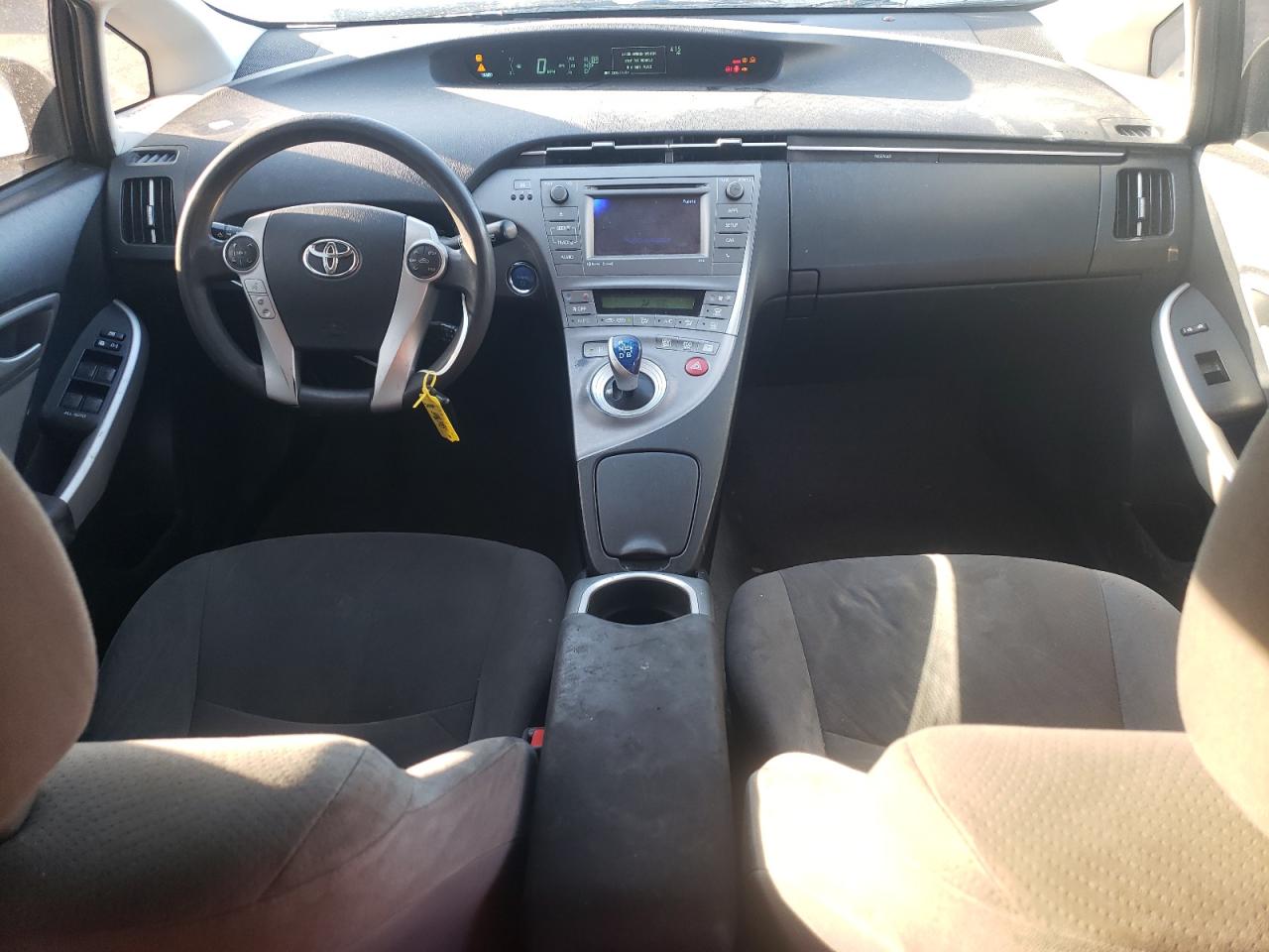 2015 Toyota Prius - Image 8