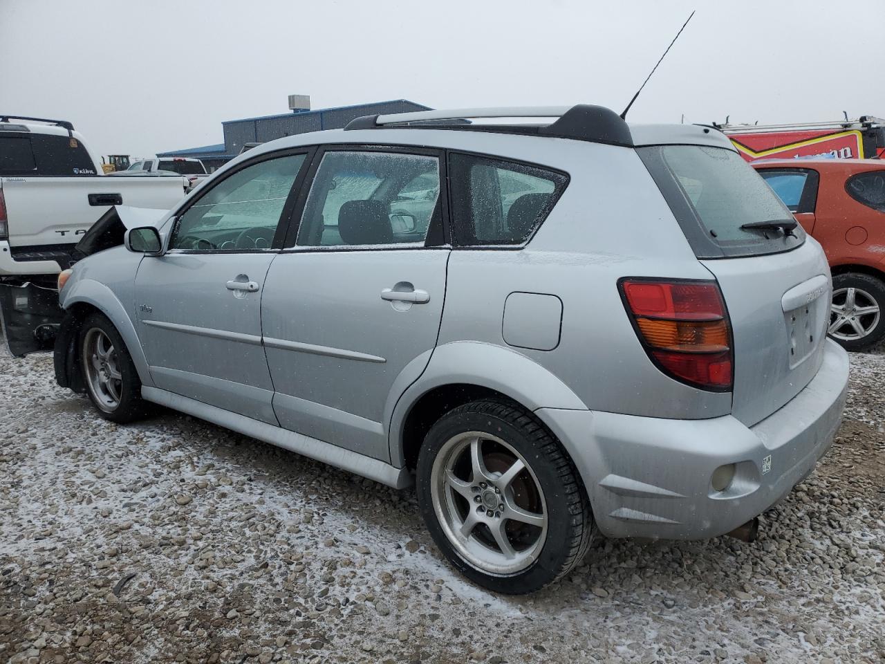 2007 Pontiac Vibe - Image 2