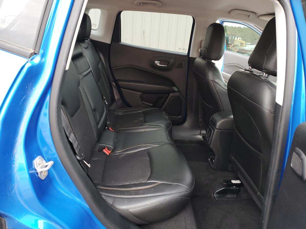 2018 Jeep Compass - Image 11