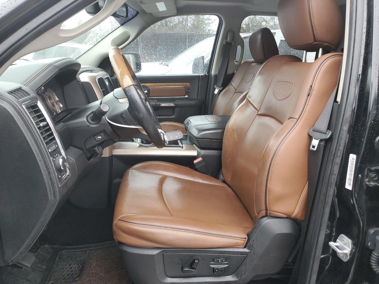 2015 RAM 1500 - Image 7
