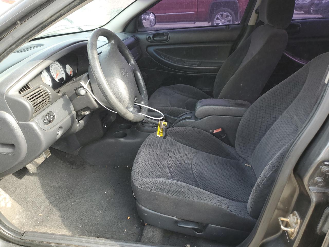 2004 Dodge Stratus - Image 7