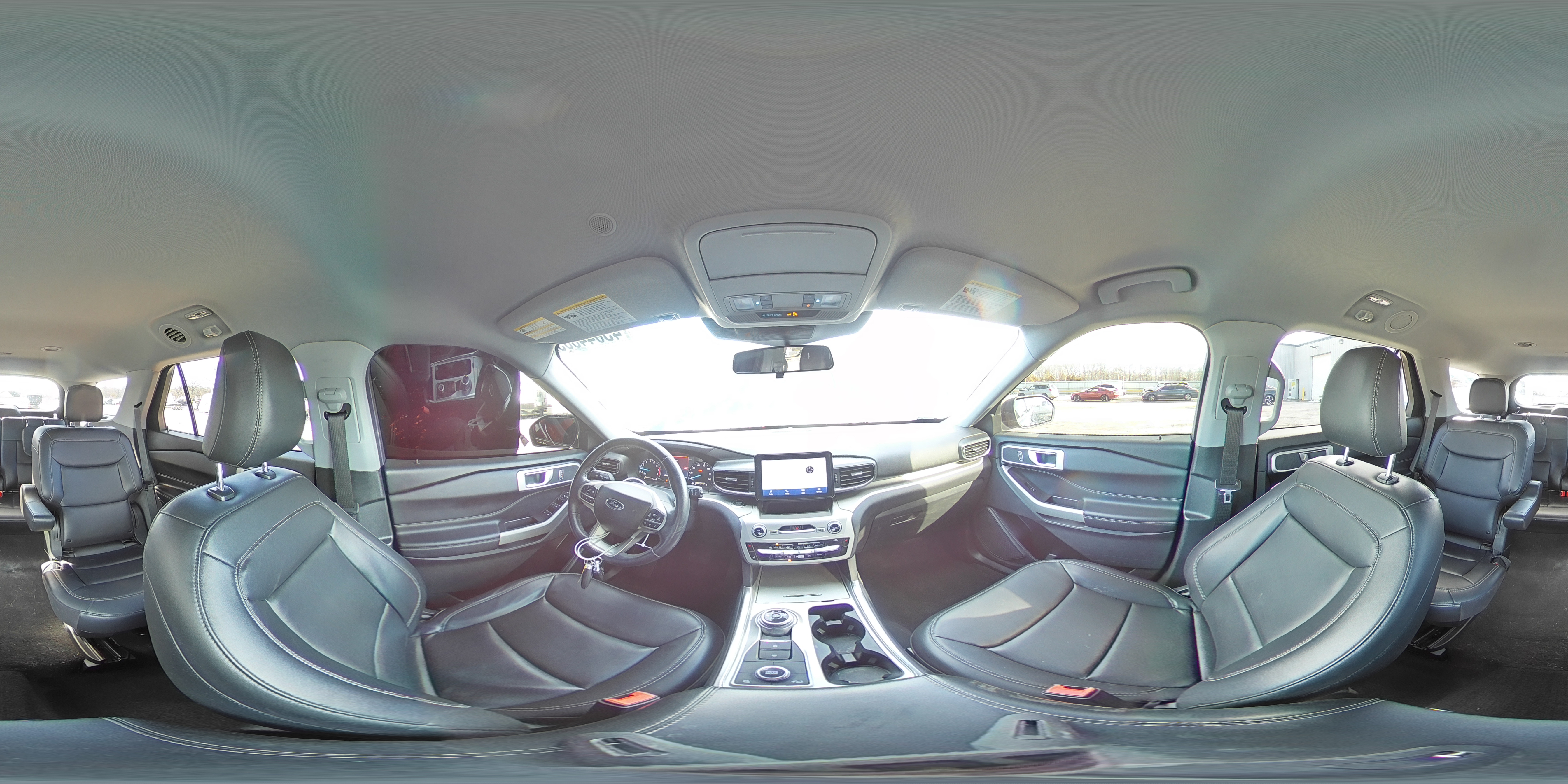 2022 Ford Explorer - Image 16