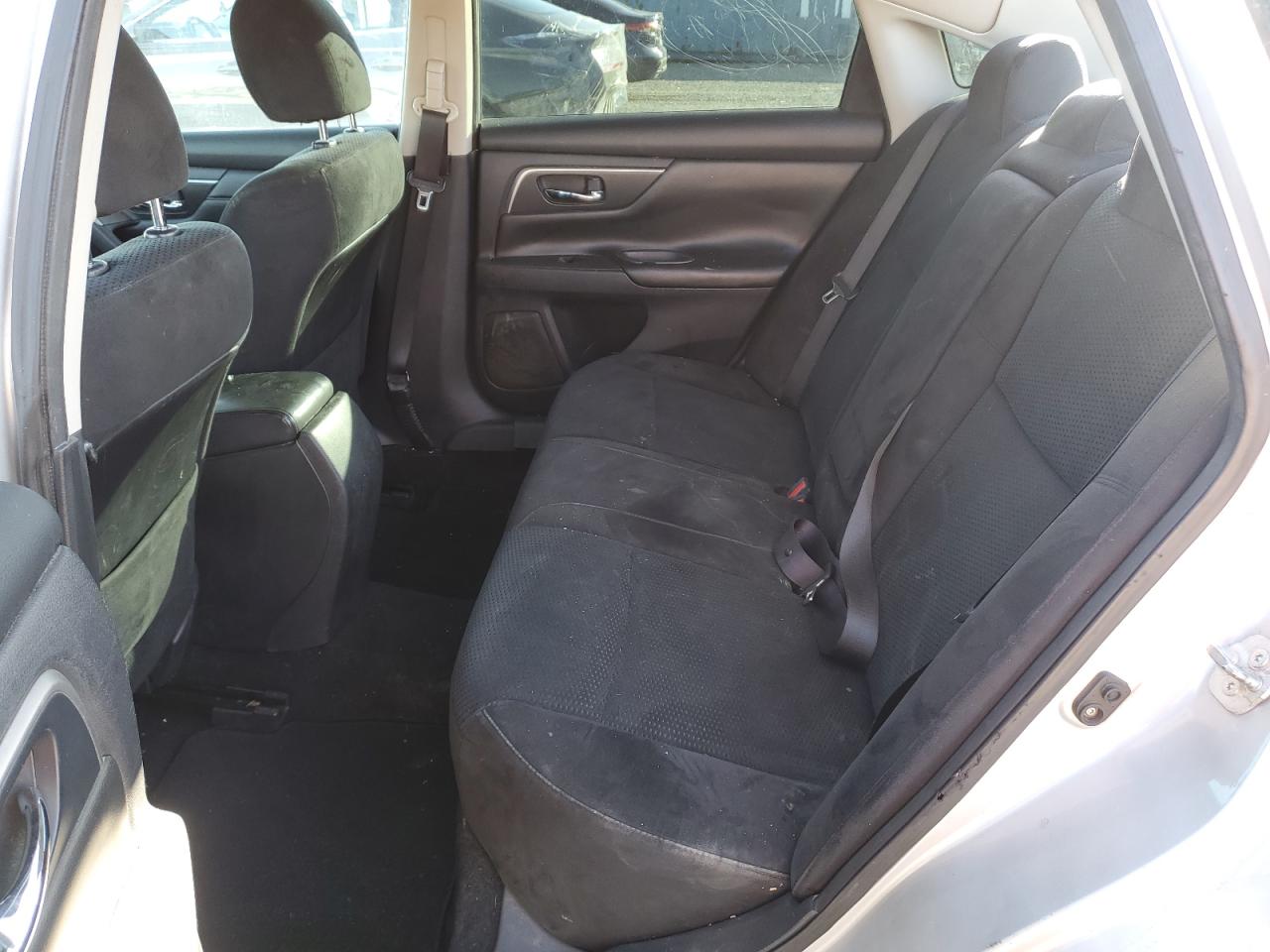 2015 Nissan Altima - Image 10