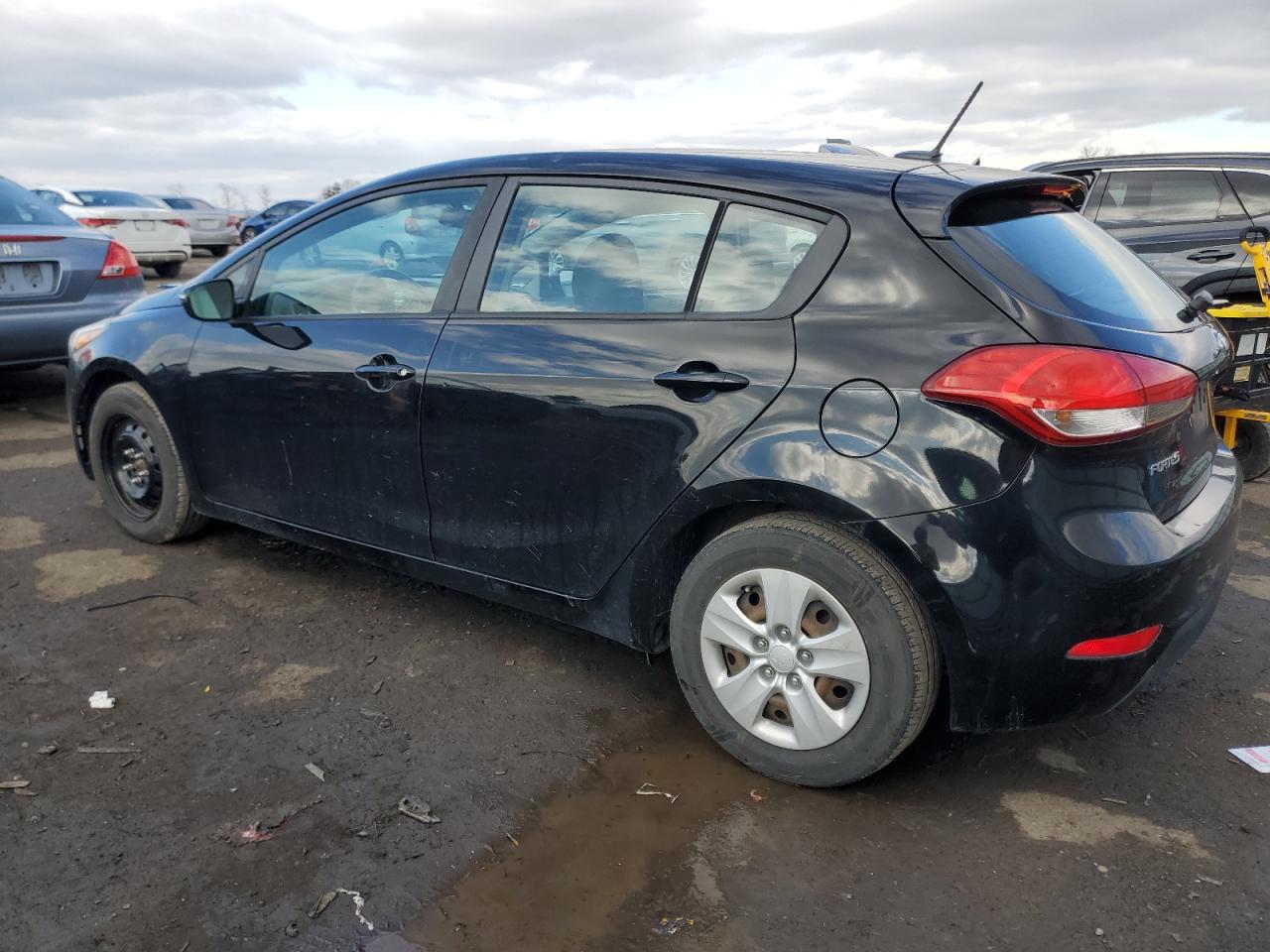 2017 Kia Forte - Image 2