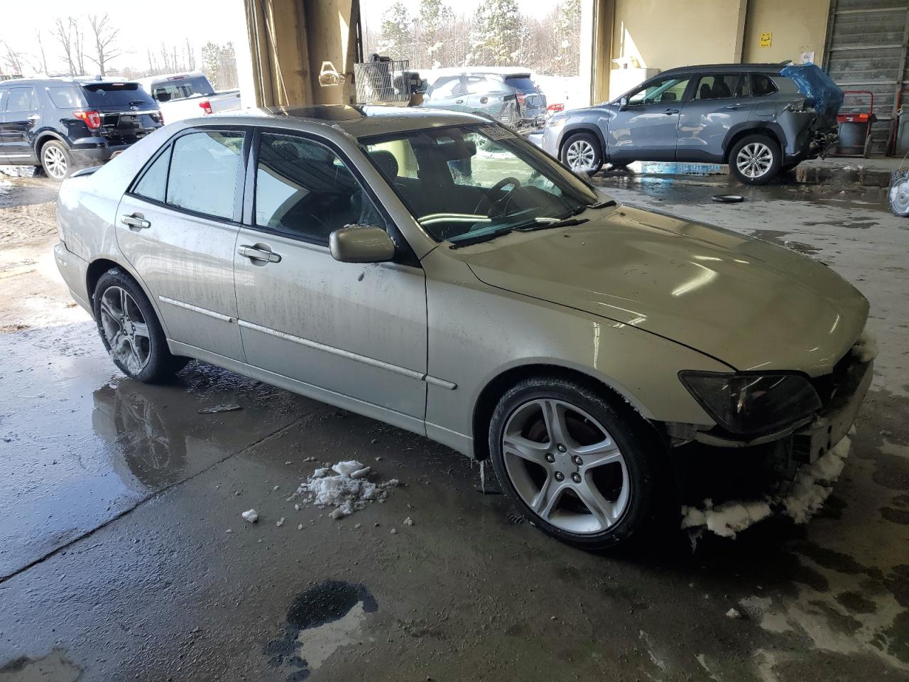 2003 Lexus IS - Image 4