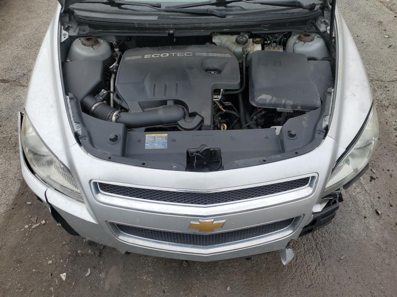 2010 Chevrolet Malibu - Image 11