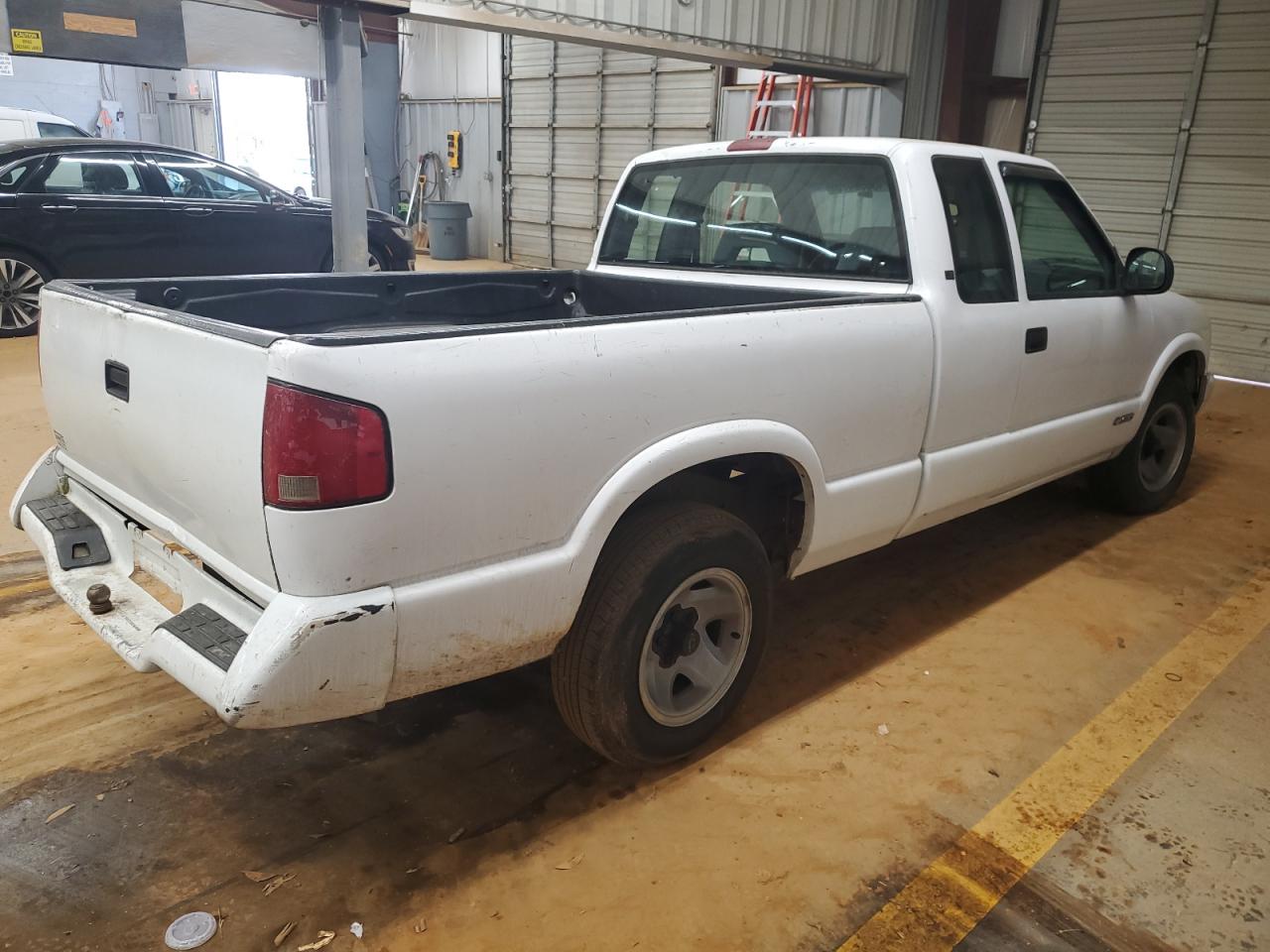 1995 Chevrolet S-10 Pickup - Image 3
