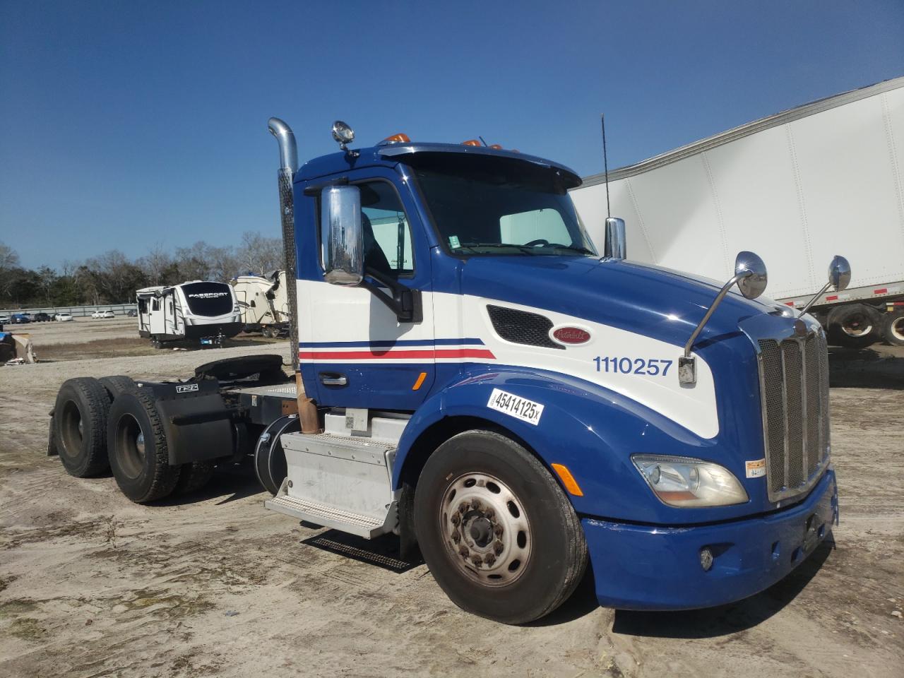 2015 Peterbilt 579 zu verkaufen in Augusta, GA - Minor Dent/Scratches