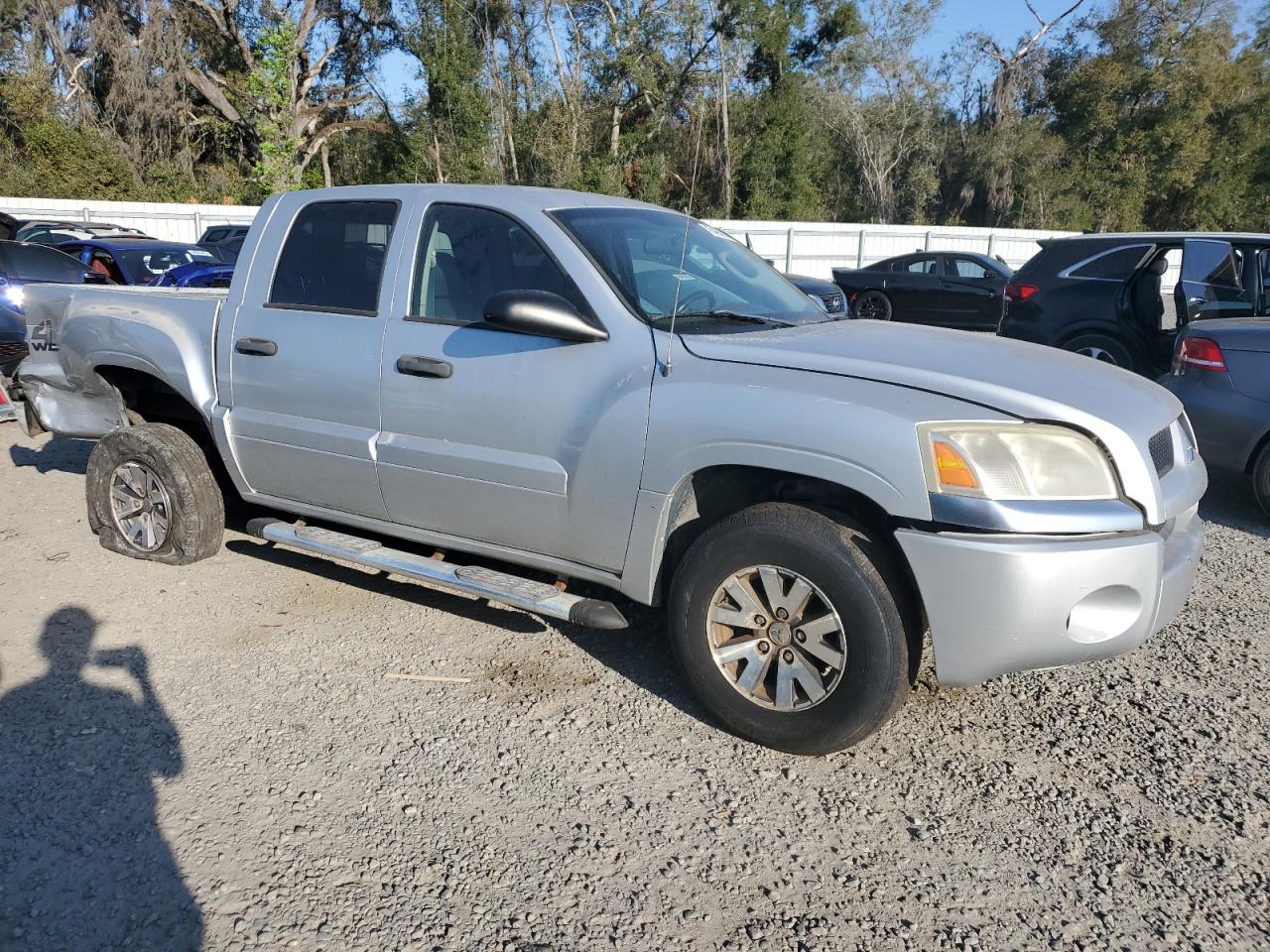 2008 Mitsubishi Raider - Image 4
