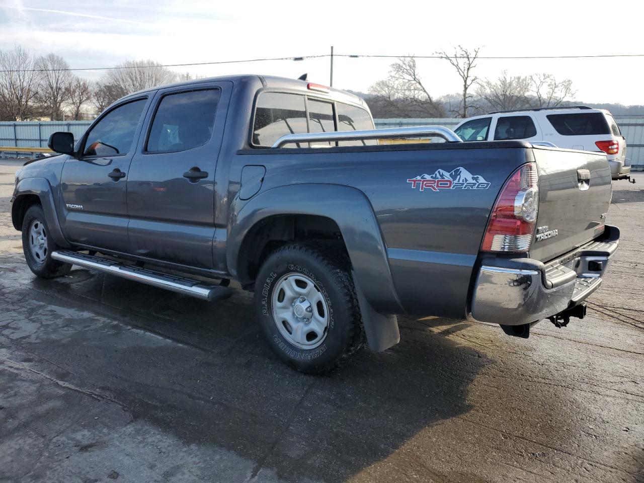 2015 Toyota Tacoma - Image 2