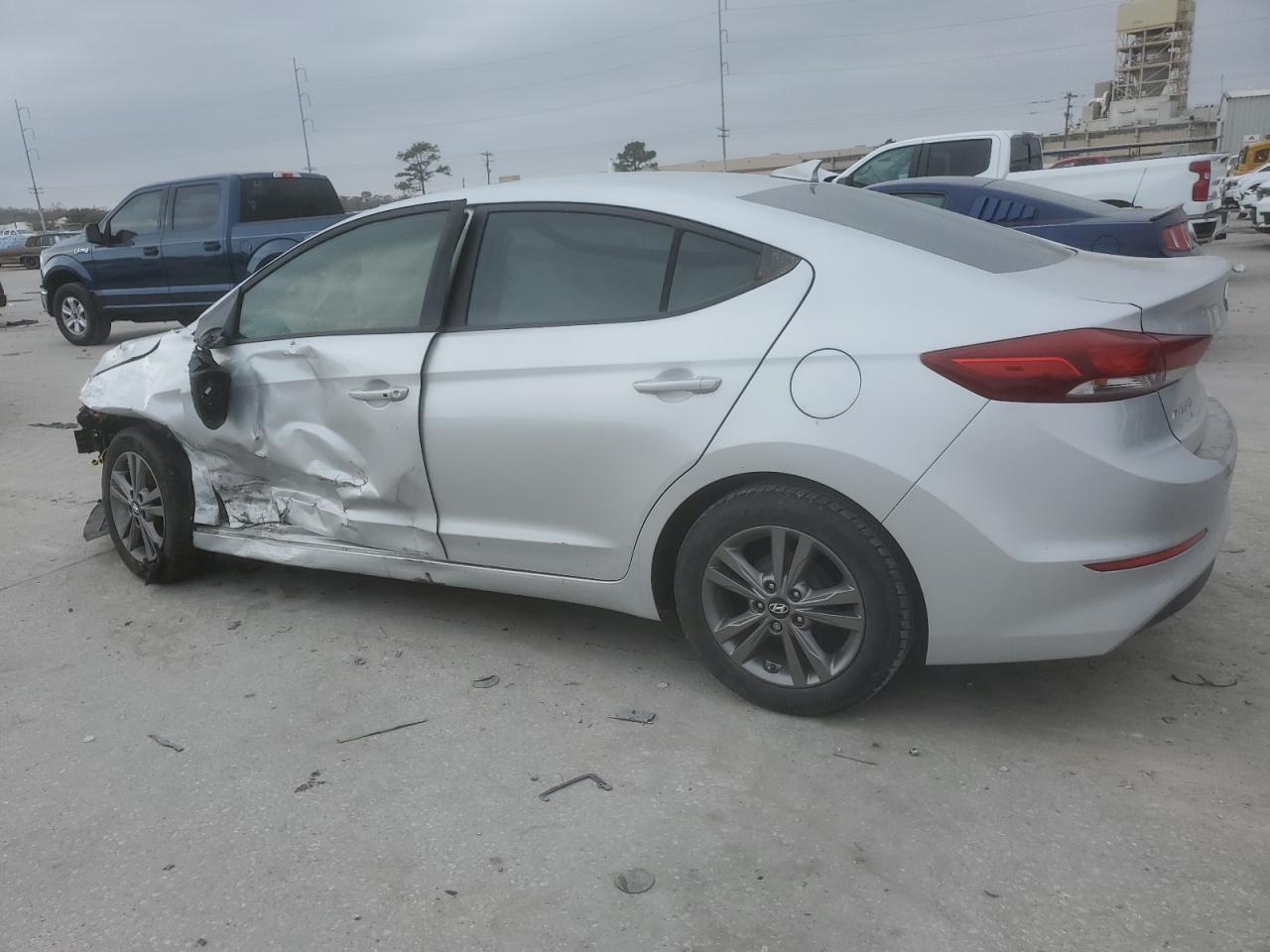 2017 Hyundai Elantra - Image 2
