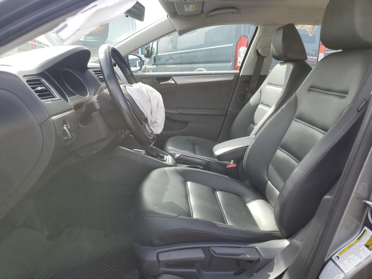 2017 Volkswagen Jetta - Image 7