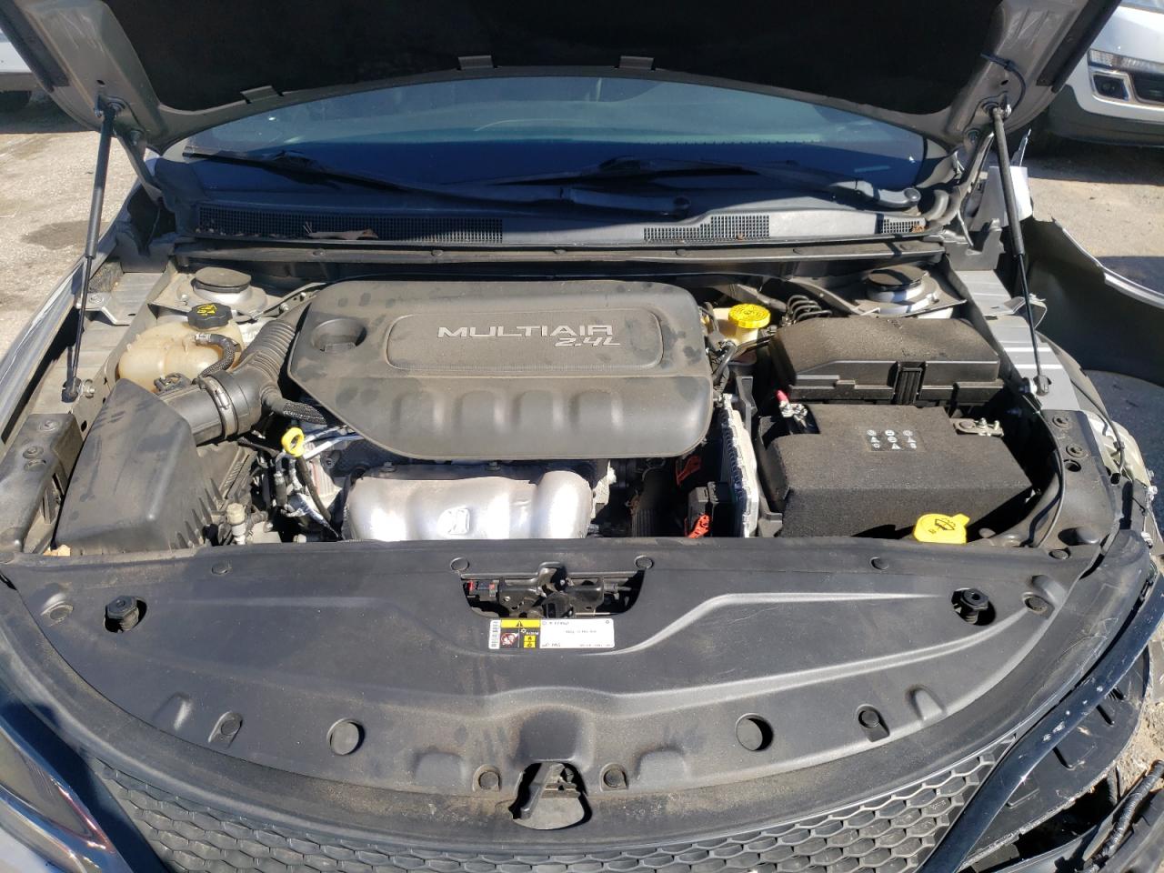 2016 Chrysler 200 - Image 11