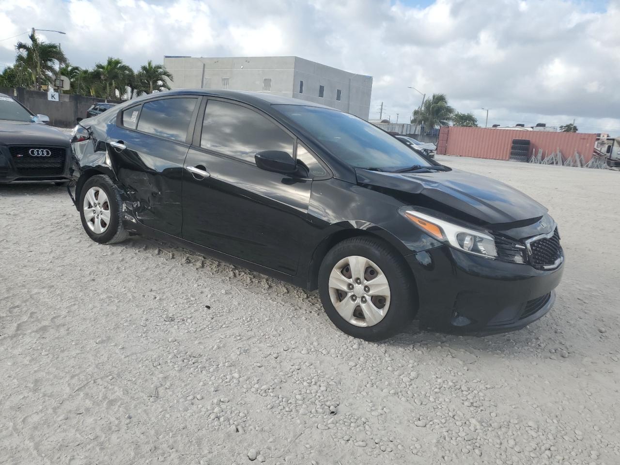 2017 Kia Forte - Image 4