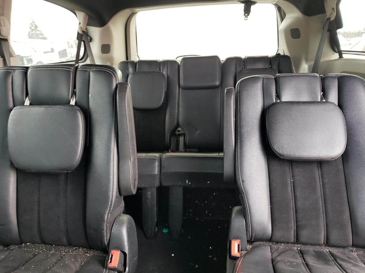 2017 Dodge Caravan - Image 10