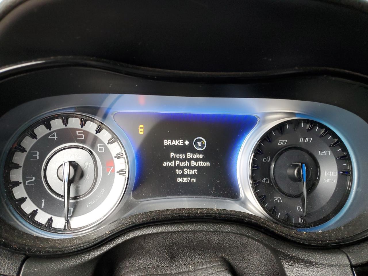 2018 Chrysler 300 - Image 9