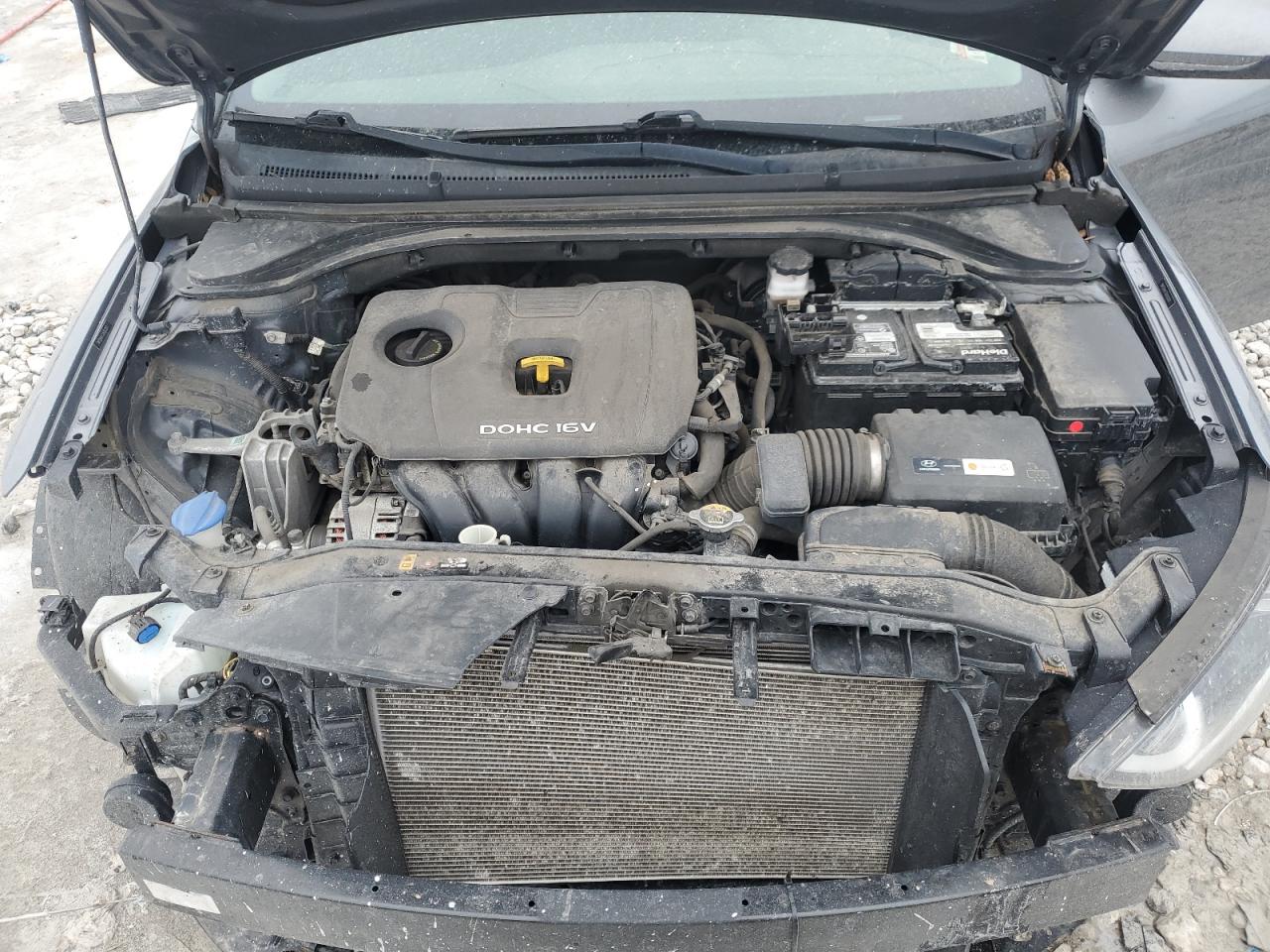 2018 Hyundai Elantra - Image 11