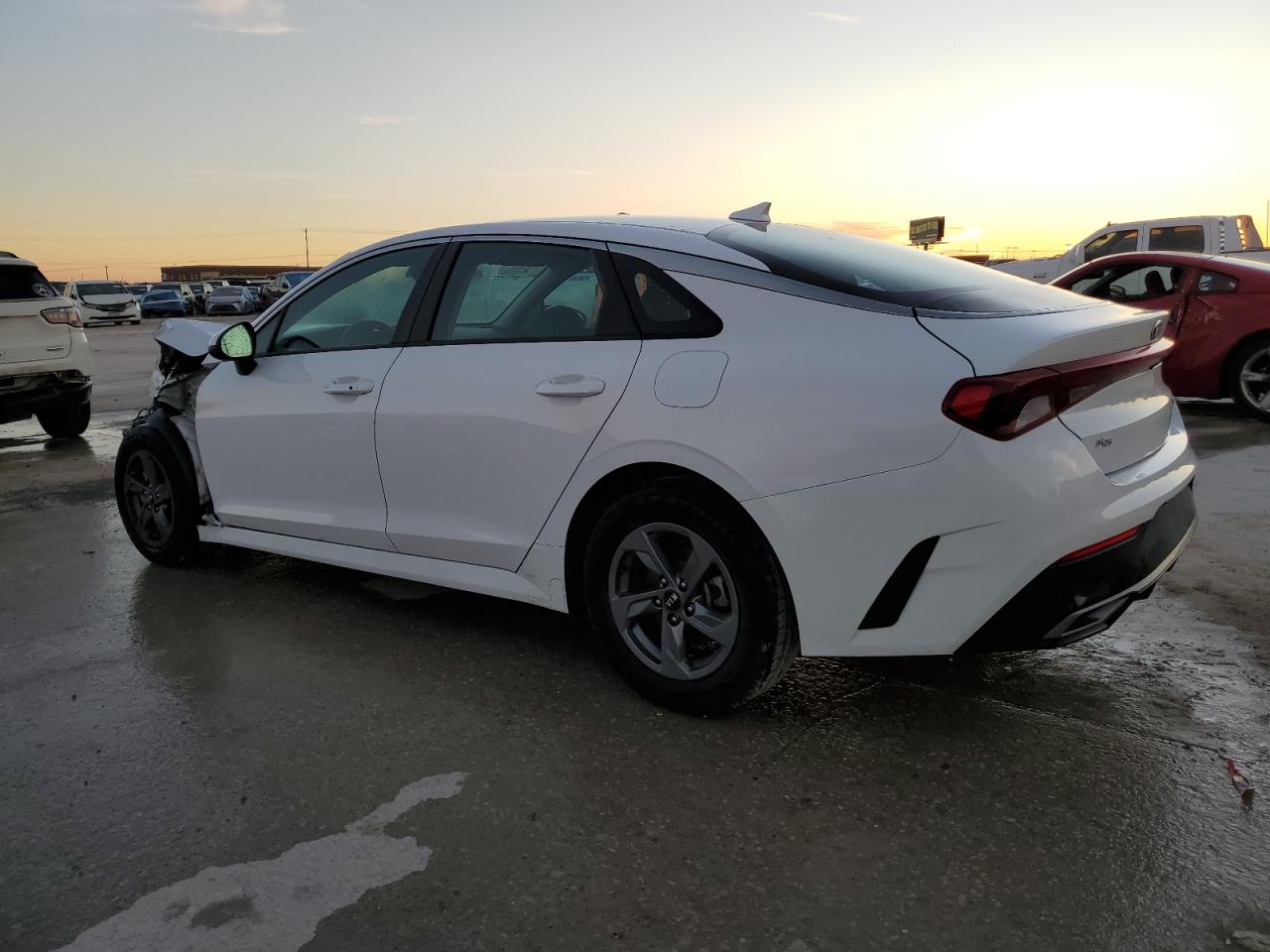 2021 Kia K5 - Image 2