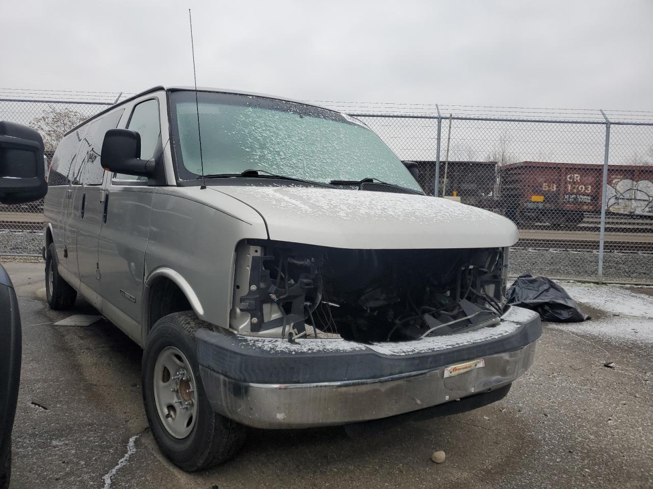 2006 GMC Savana - Image 4