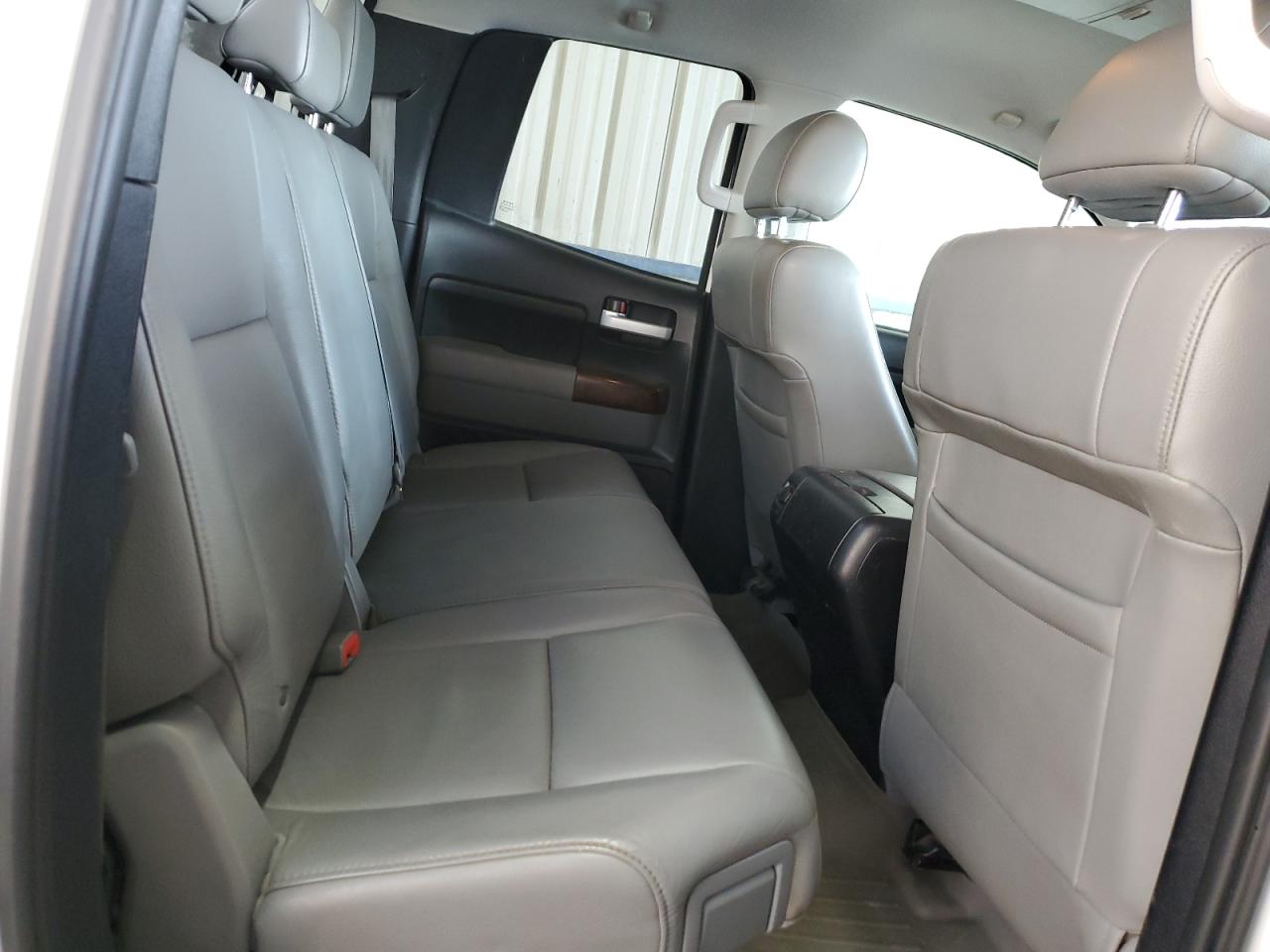 2010 Toyota Tundra - Image 10