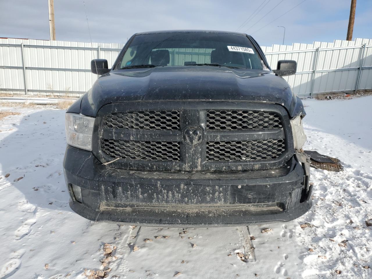 2016 RAM 1500 - Image 5