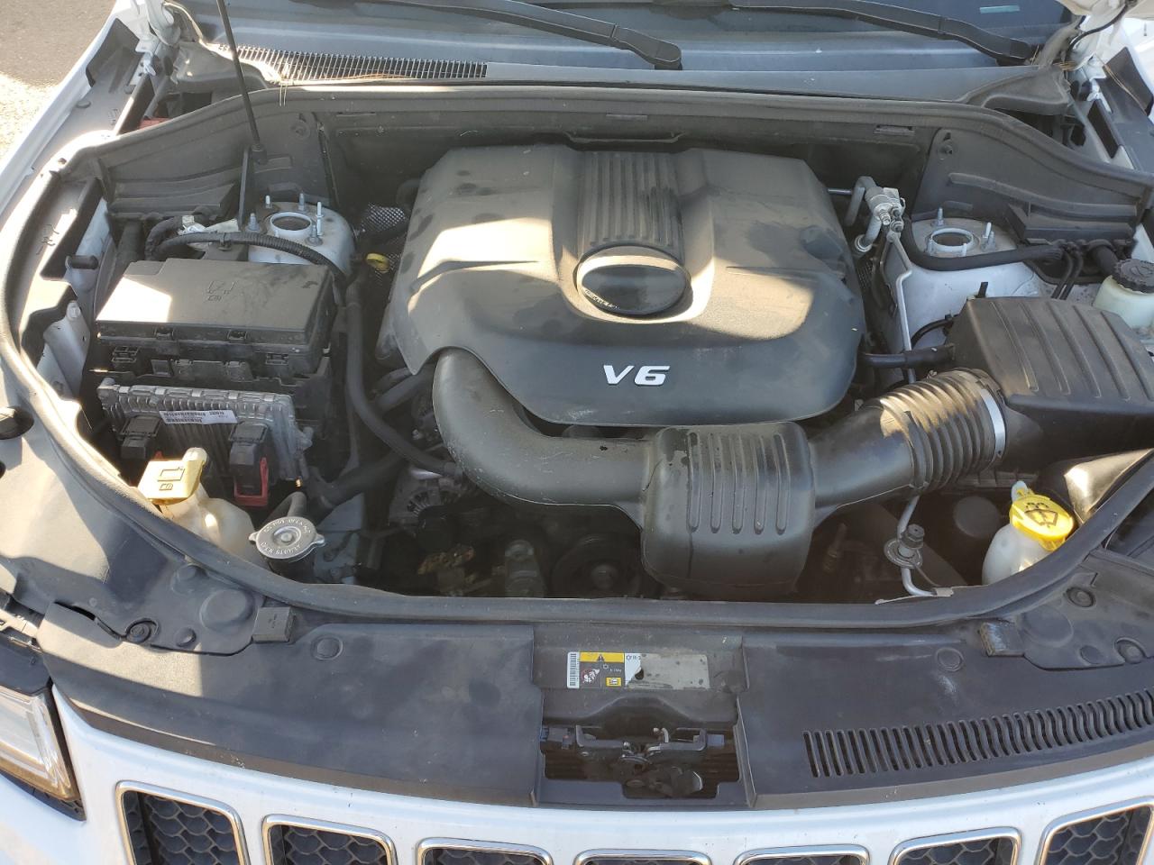 2014 Jeep Grand Cherokee - Image 12