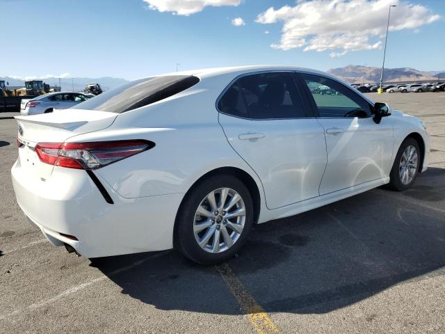  TOYOTA CAMRY 2018 Белы