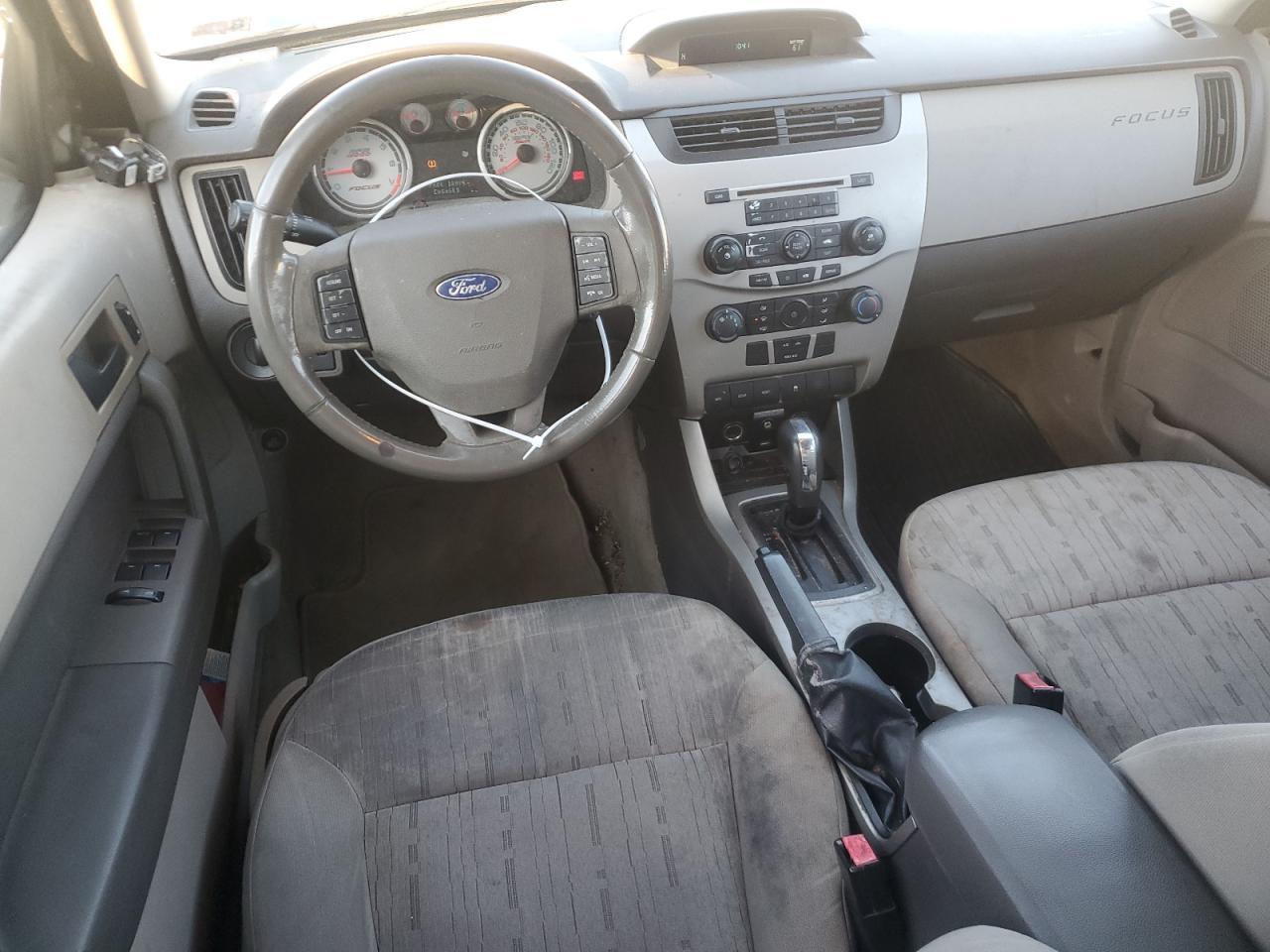 2010 Ford Focus - Image 8