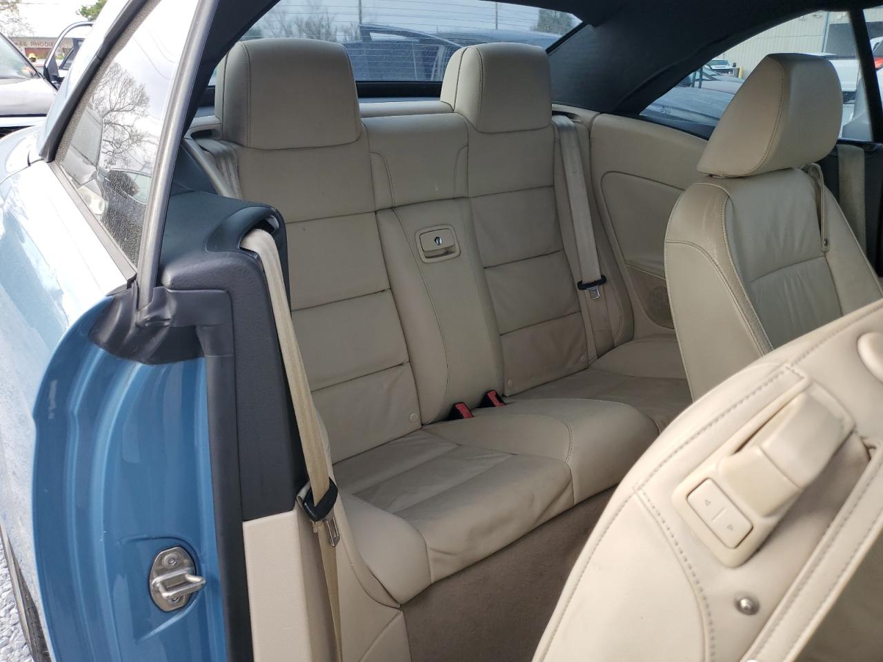 2009 Volkswagen Eos - Image 10