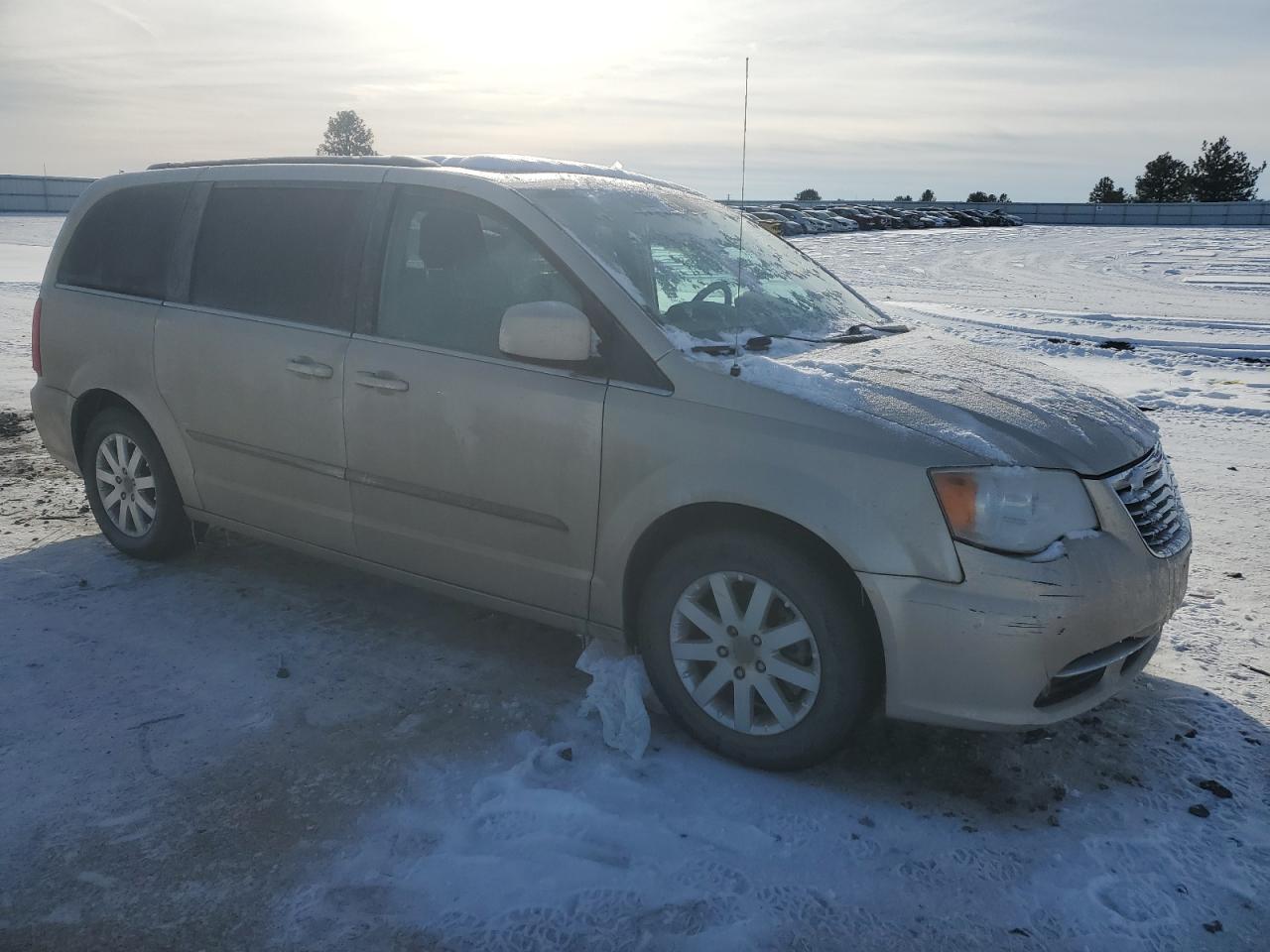 2014 Chrysler Town & Country - Image 4