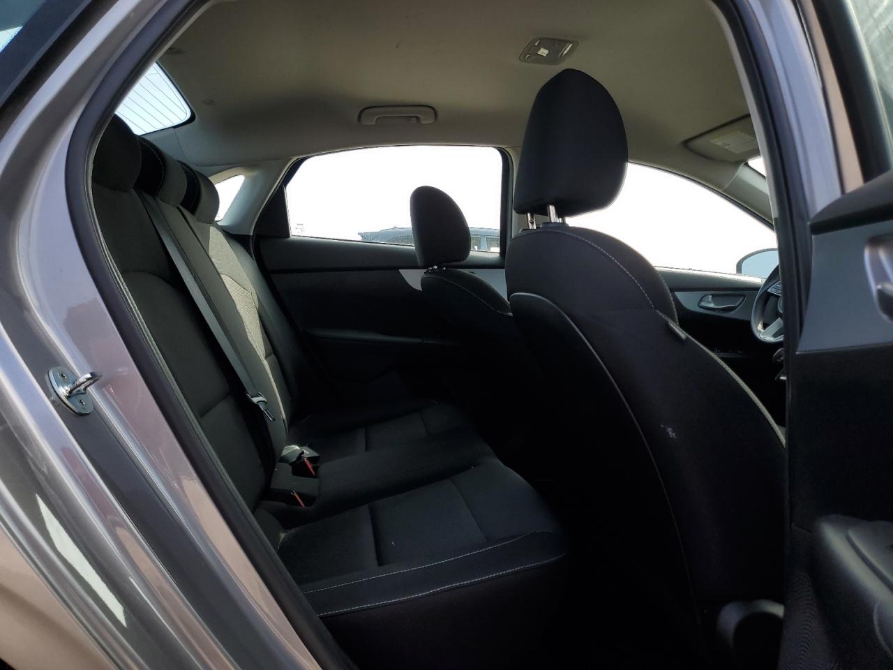 2023 Kia Forte - Image 10