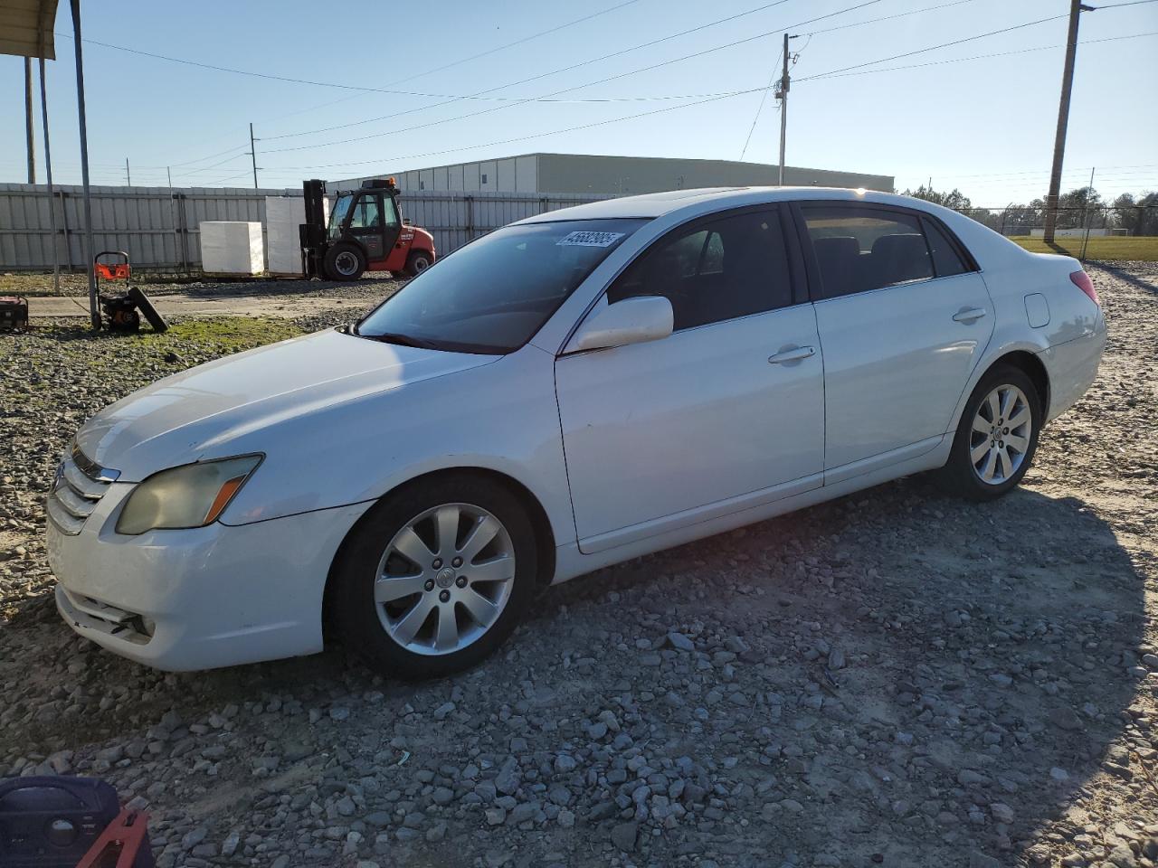 2005 Toyota Avalon - Image 1