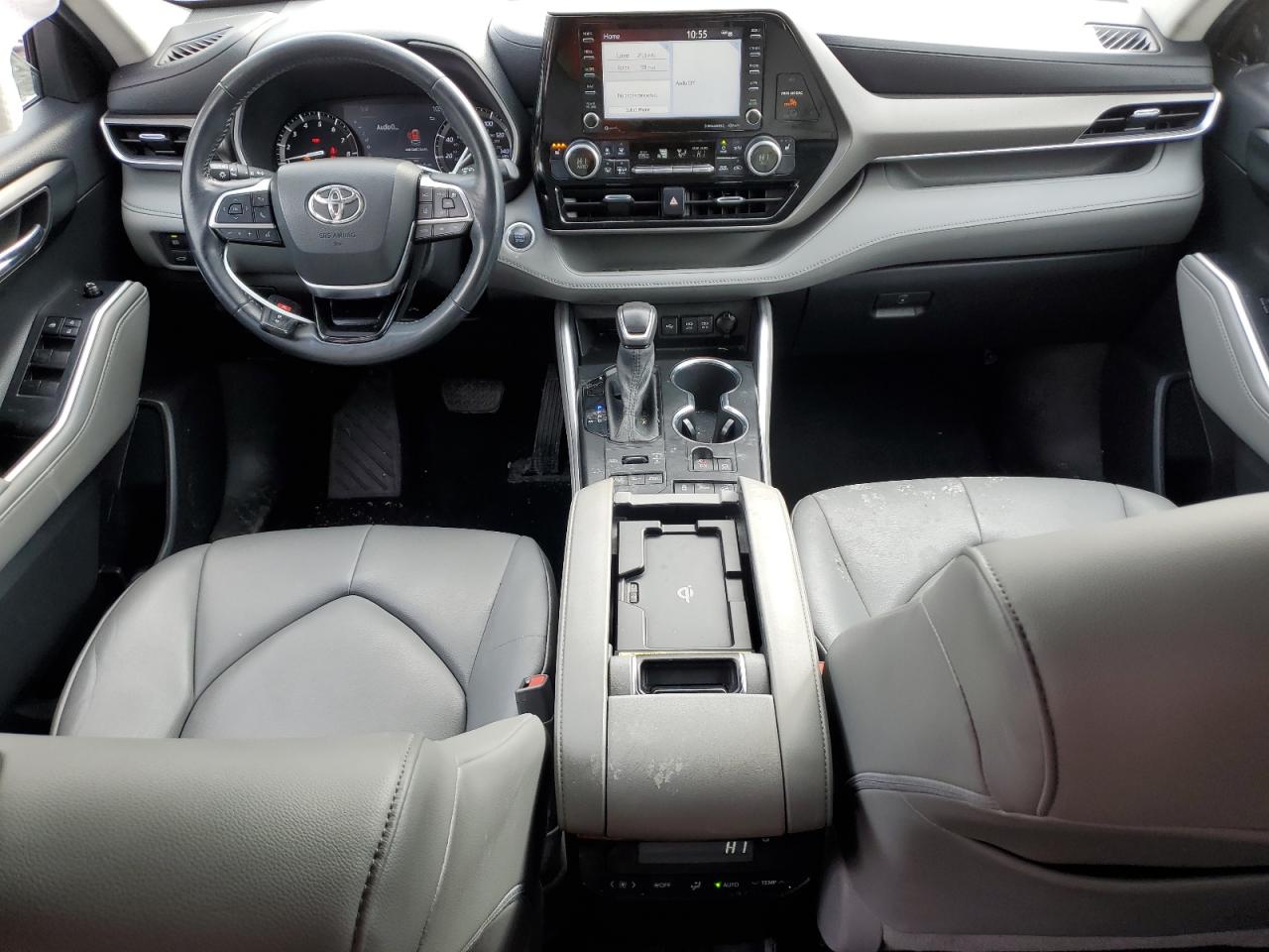 2021 Toyota Highlander - Image 8
