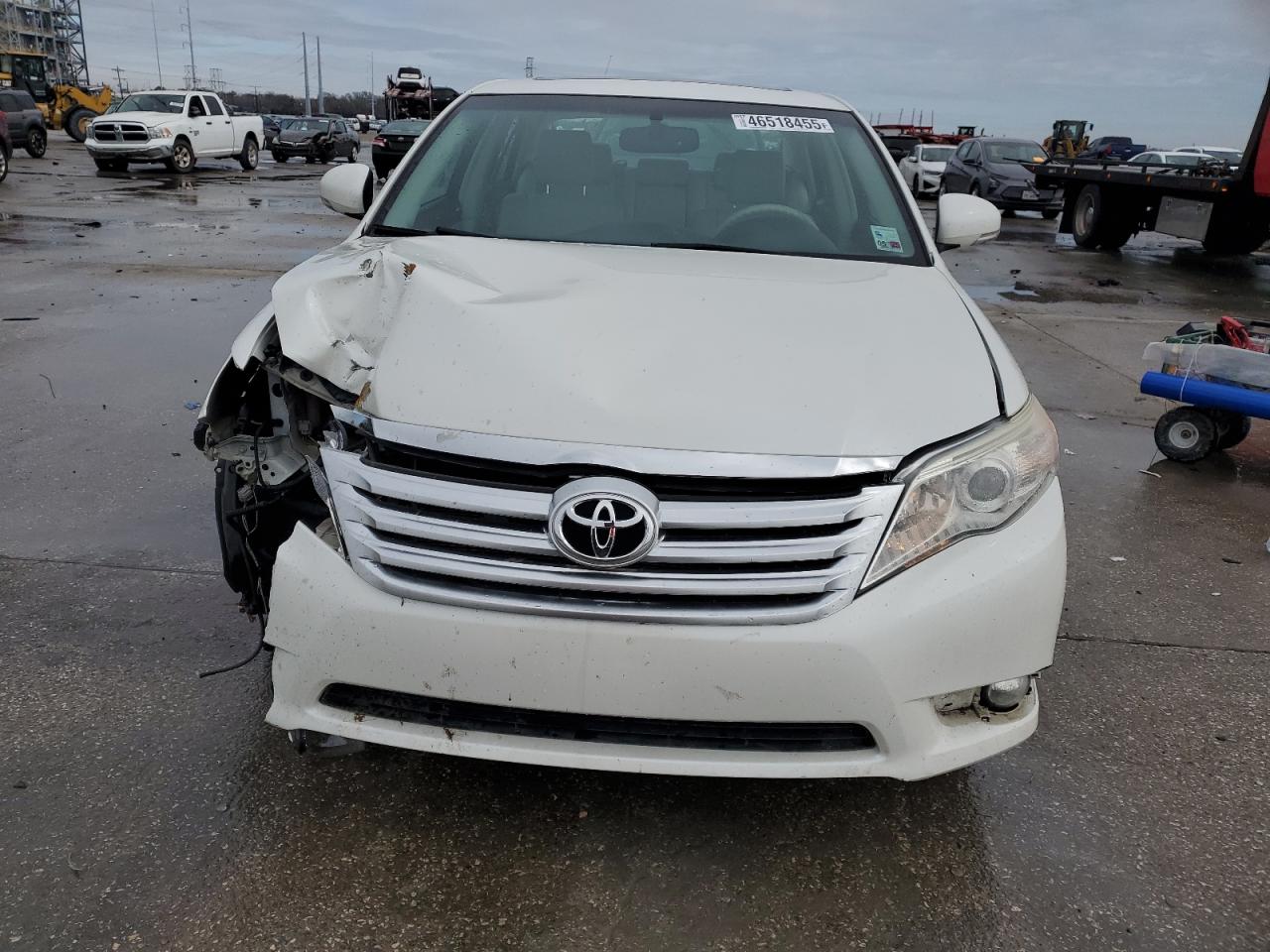 2012 Toyota Avalon - Image 5