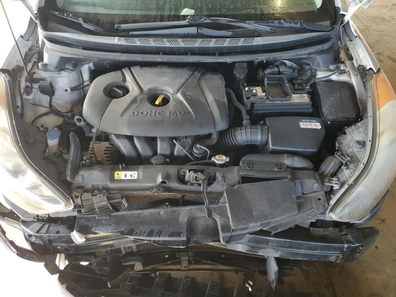 2013 Hyundai Elantra - Image 11