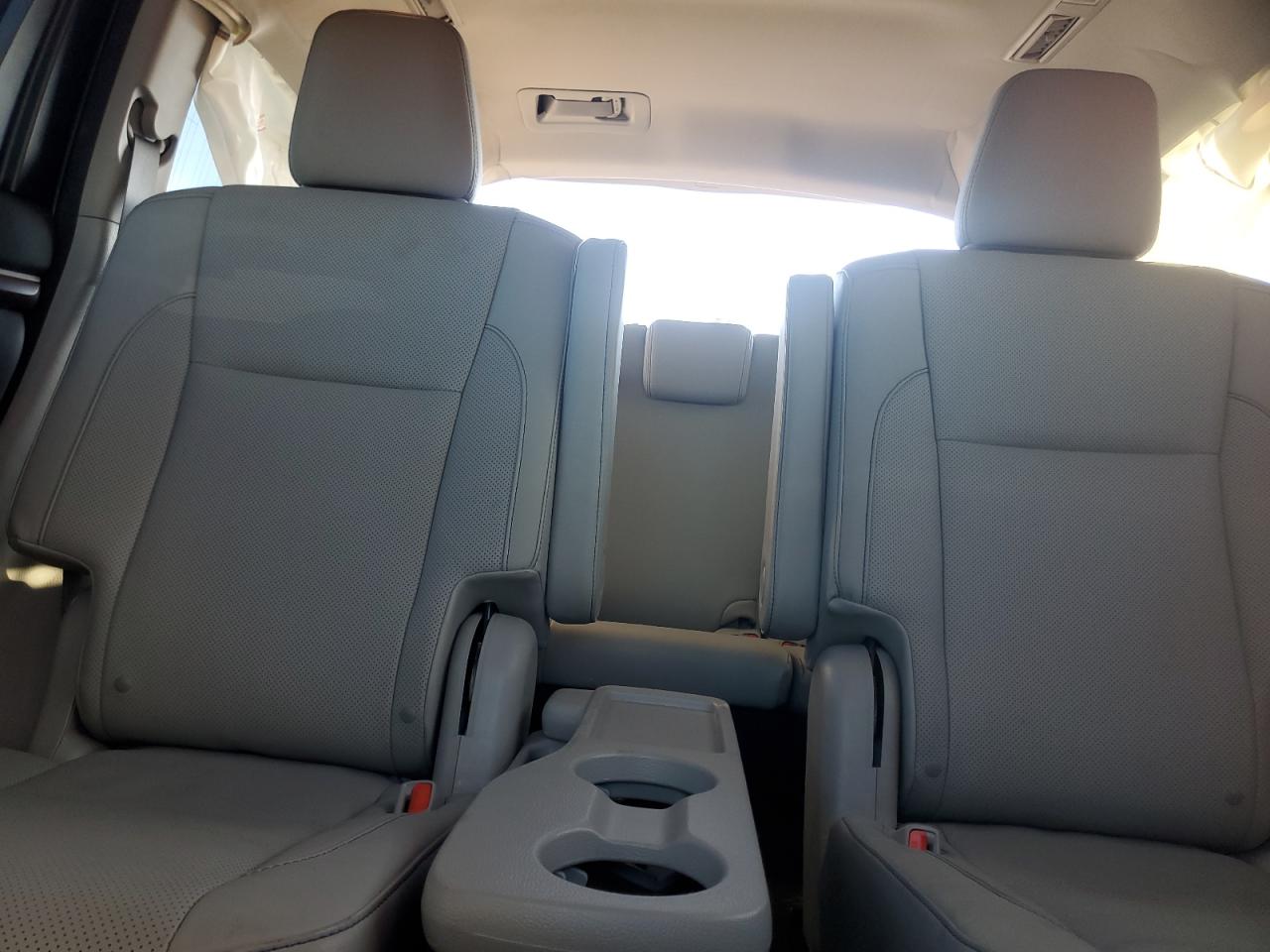 2015 Toyota Highlander - Image 10