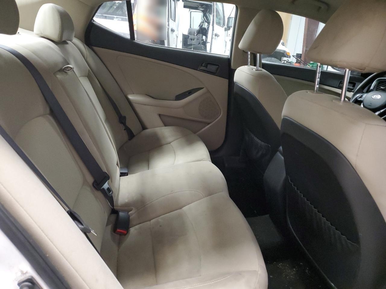 2012 Kia Optima - Image 10